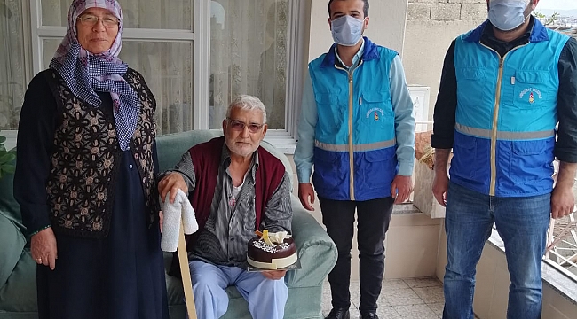 Onikişubat Belediyesi'nden Durdu Amca'ya Doğum Günü Sürprizi
