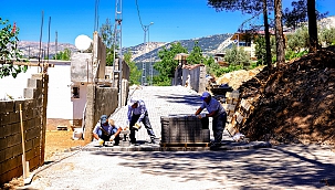 DULKADİROĞLU'NDAN DERELİ VE ÇOKYAŞAR'A KİLİT PARKE