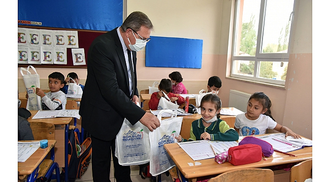 GÖKSUN BELEDİYESİ ÖĞRENCİLERİN YANINDA OLMAYA DEVAM EDİYOR