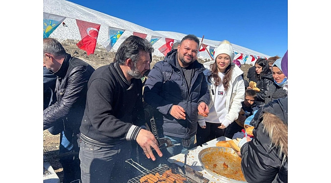 İYİ PARTİLİLER YEDİKUYULAR'DA BİR ARAYA GELDİ