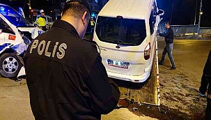 Kaçarken polis aracına çarptı: Yüklü miktarda hap ele geçirildi.