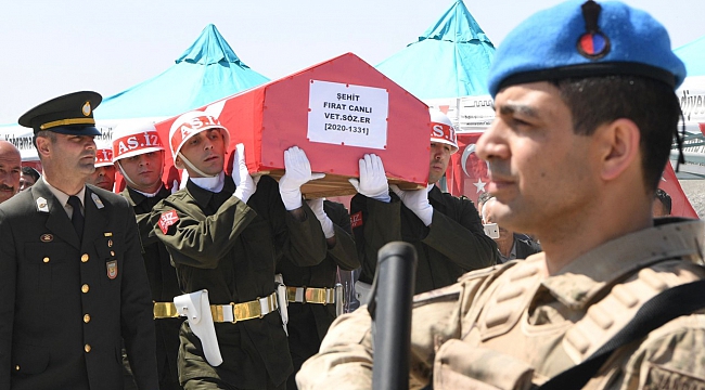 Şehidimiz Fırat Canlı'nın Naaşı Toprağa Verildi