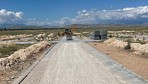 Büyükşehir, Afşin ve Elbistan'da Arterlerin Bakım ve Onarımını Sürdürüyor