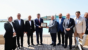 Başkan Mahçiçek'ten Cumhurbaşkanı Yardımcısı Yılmaz'a EXPO 2023 sunumu.