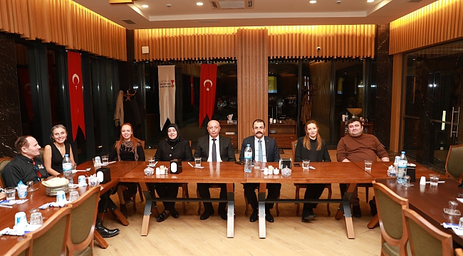 Deprem-Mekan Teması İle Düzenlenen "1. İstiklal Sempozyumu" Gala Yemeği İle Son Buldu!