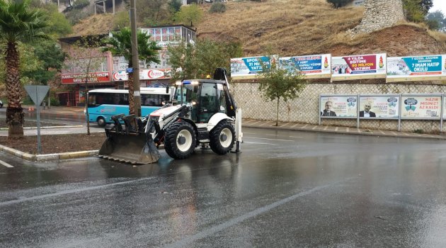 BÜYÜKŞEHİR YAĞIŞLARA KARŞI TEYAKKUZDA..