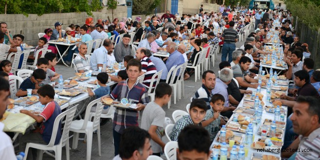 DULKADİROĞLU İFTAR SOFRASI KARACASU KARAZİYARETTE KURULDU