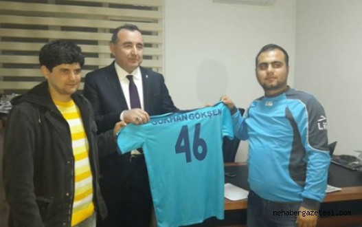 Kahramanmaraşspor Taraftarlar Derneğinin Misafiri Gökhan Gökşen'e 46 Numaralı Forma