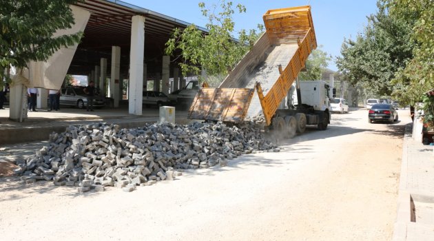 Pazarcık Pazar Alanı ve Okul Yolu Yenileniyor