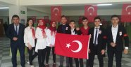 Kahramanmaraş Onikişubat Necip Fazıl Koleji, Mehmet Akif Ersoy'u Anma ve İstiklal Marşı'nın Kabulünün 98. Yıldönümü için bir program düzenledi