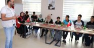 Suriyeli Öğrencilere Gazetecilik Eğitimi..